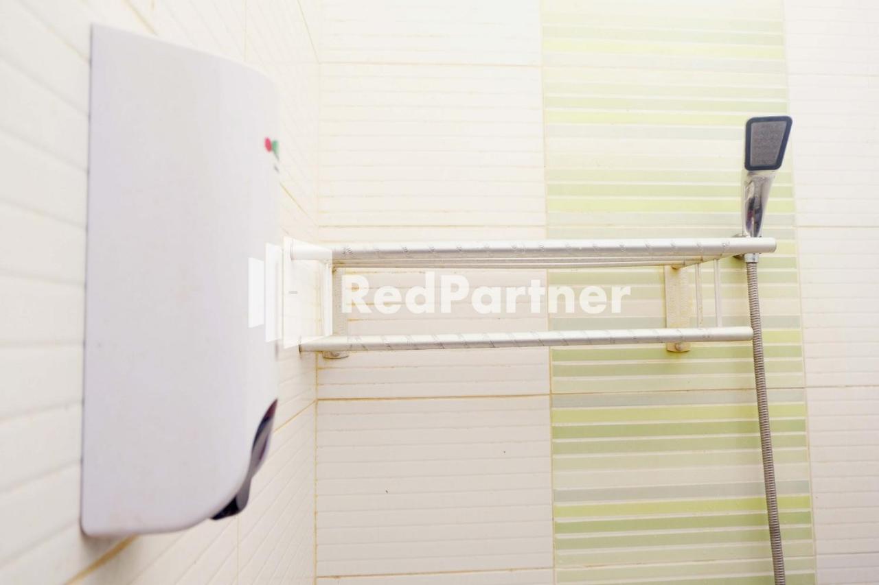 Hotel Permata Makassar Mitra Reddoorz Balangberu Zewnętrze zdjęcie